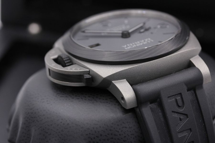 Panerai Luminor Marina Carbotech PAM02661